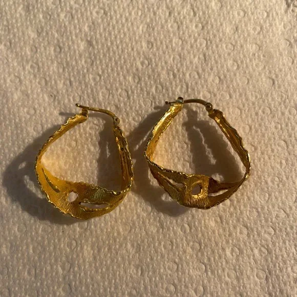 B Italy Gold Tone Twisted Hoop Earrings - Picture 1 of 1